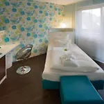 Отель Retro Design 4*