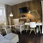 Отель Retro Design 4*