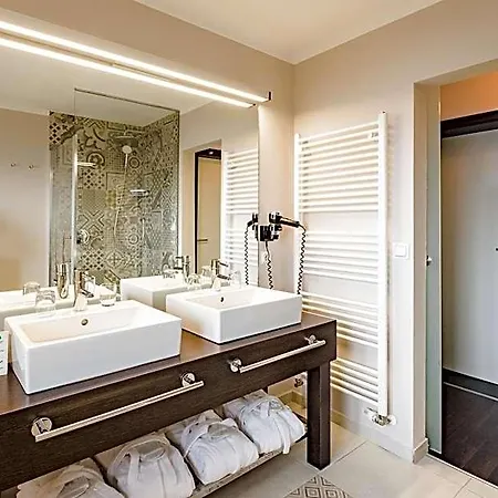 Hotel Retro Design 4*