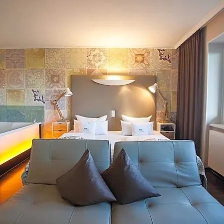 Hotel Retro Design 4*