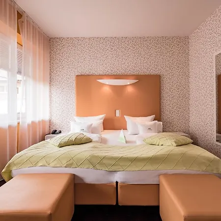 Hotel Retro Design 4*