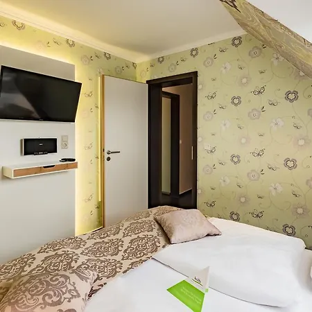 Retro Design Hotel 4*