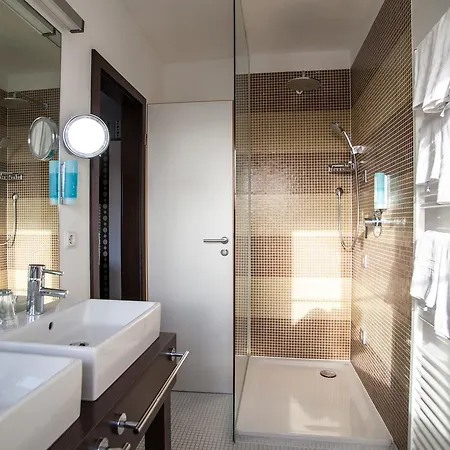 Hotel Retro Design 4*