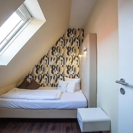 Hotel Retro Design 4*
