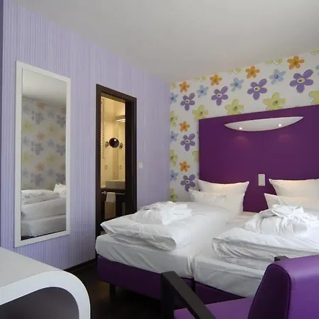 Hotel Retro Design